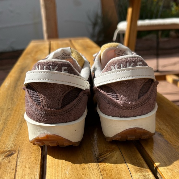 Nike Waffle Debut EUC - Picture 7 of 11